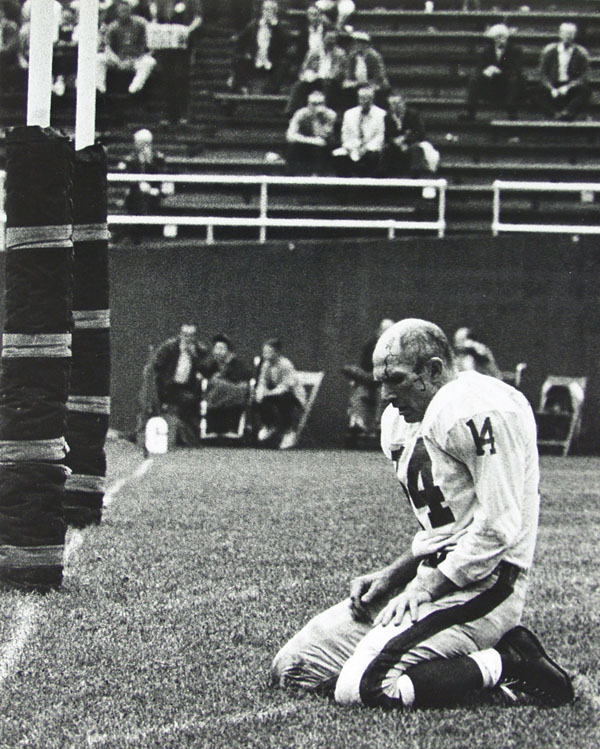 Lot #747: MORRIS BERMAN - Y. A. Tittle Toppled - Gelatin silver print