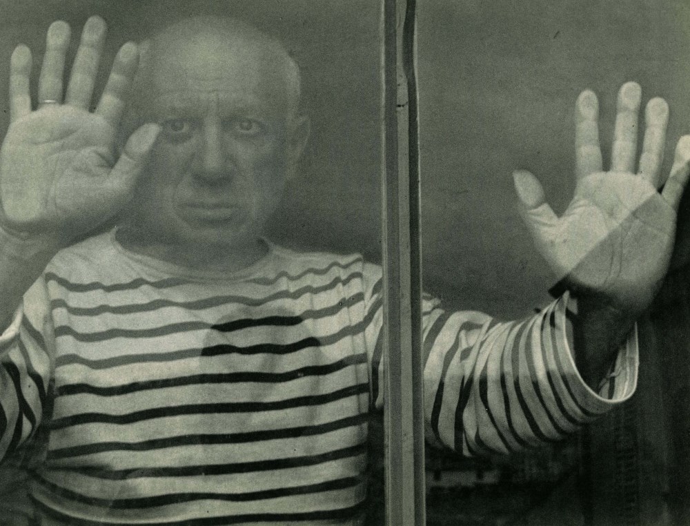 Lot #515: ROBERT DOISNEAU - Picasso a Vallauris, 1952 - Original vintage photogravure
