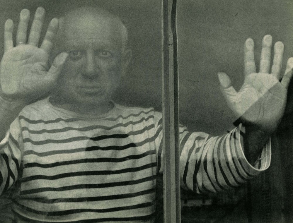 Lot #465: ROBERT DOISNEAU - Picasso a Vallauris, 1952 - Original vintage photogravure