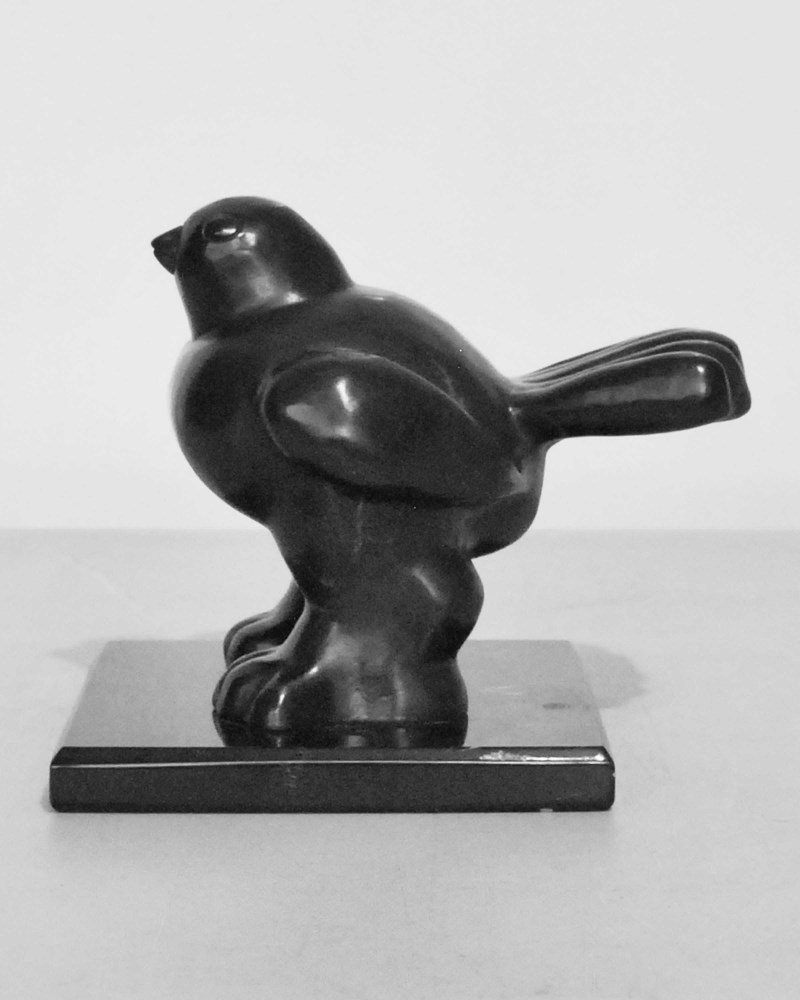 Lot #1969: FERNANDO BOTERO [imputée] - Pajaro (Paloma Grande) - Bronze scuplture with dark brown patina