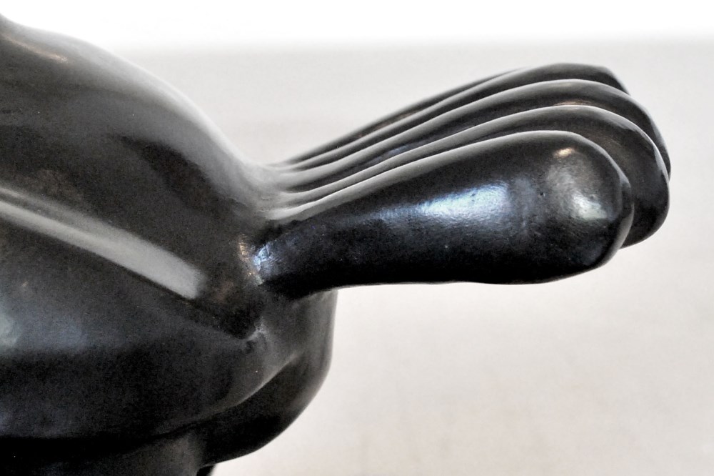 Lot #1243: FERNANDO BOTERO [impute] - Pajaro (paloma grande) - Bronze scuplture with dark brown patina