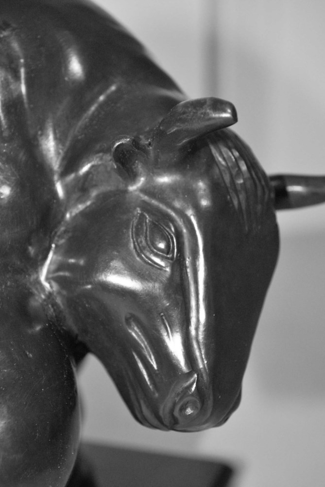 Lot #1568: FERNANDO BOTERO [imputee] - Toro - Bronze sculpture with very dark brown patina
