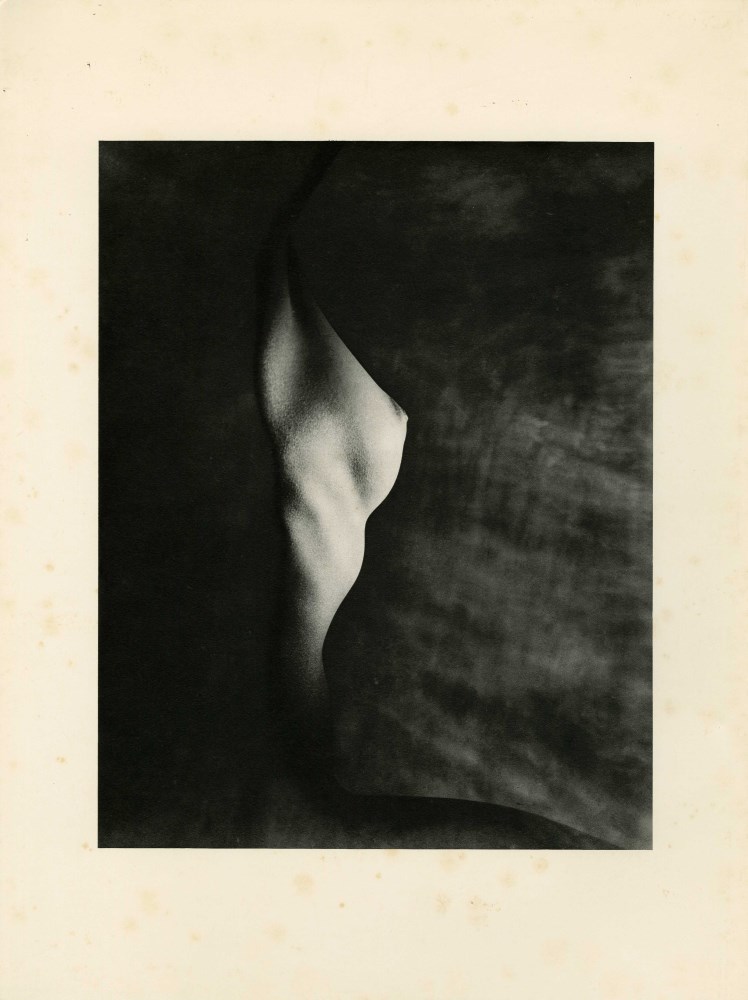 Lot #2927: ERWIN BLUMENFELD - Silhouette of a Breast - Original photogravure