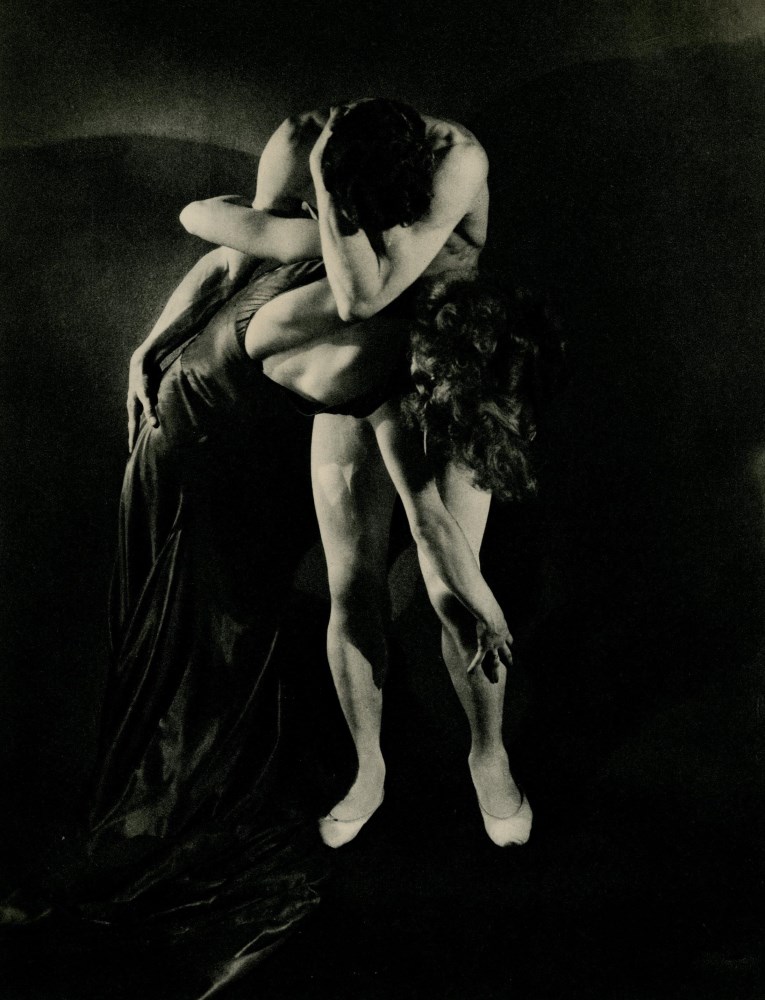 Lot #2066: GEORGE PLATT LYNES - Errante - Original vintage photogravure