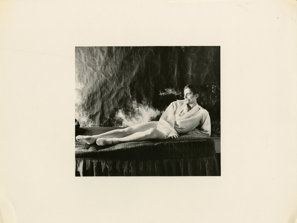 Lot #2861: CECIL BEATON - Rudolf Nureyev - Original vintage photogravure