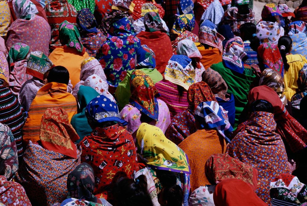 Lot #1898: PABLO AGUINACO LLANO - Colores Tarahumaras - Color analogue photograph