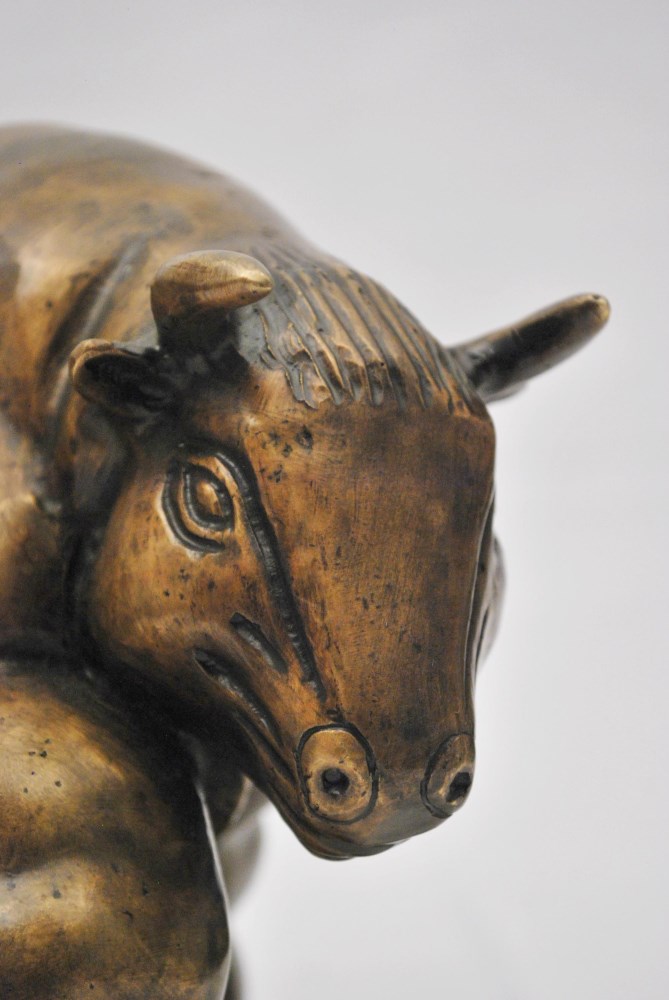 Lot #1436: FERNANDO BOTERO [impute] - Toro (dorado) - Bronze sculpture with natural patina