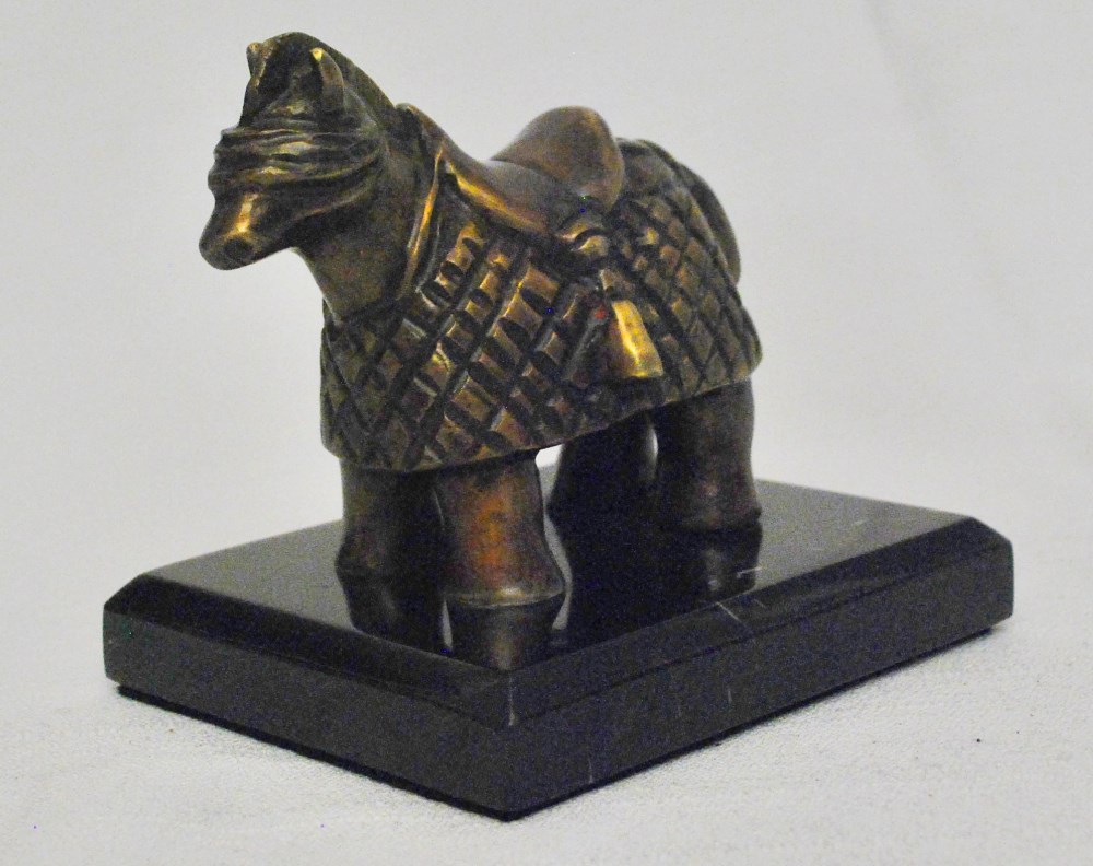 Lot #1588: FERNANDO BOTERO [imputée] - Caballo con Ojos Vendados II (Dorado) (miniatura) - Bronze scuplture with natural patina