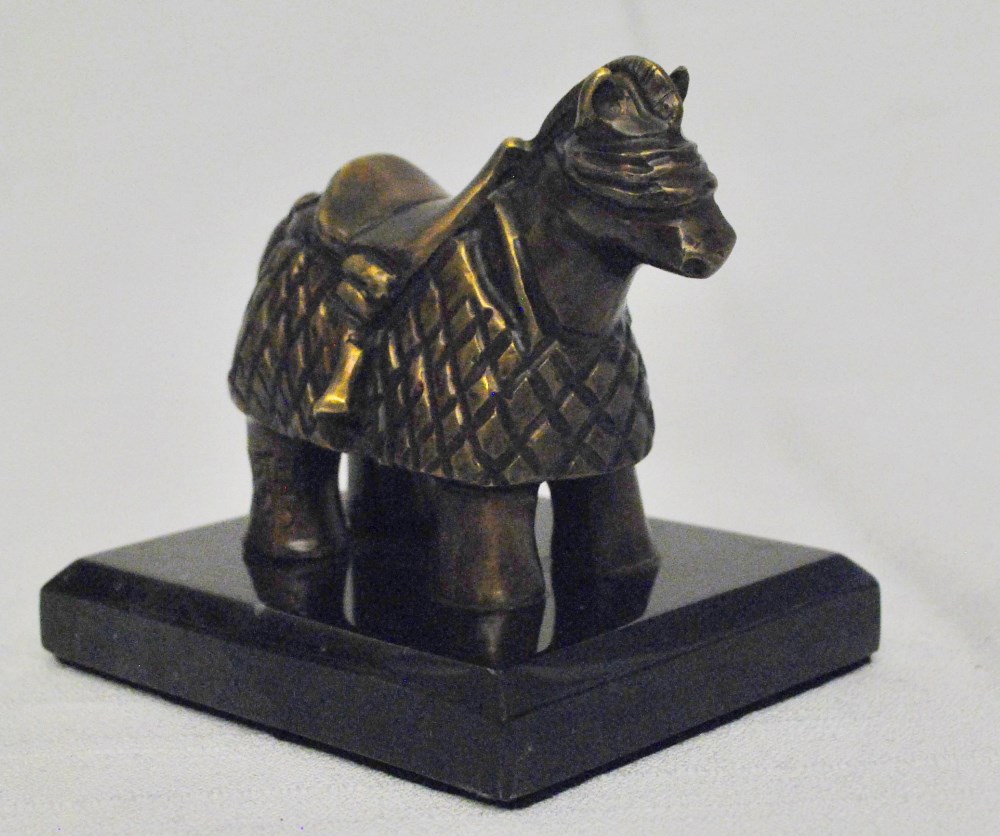 Lot #1588: FERNANDO BOTERO [imputée] - Caballo con Ojos Vendados II (Dorado) (miniatura) - Bronze scuplture with natural patina