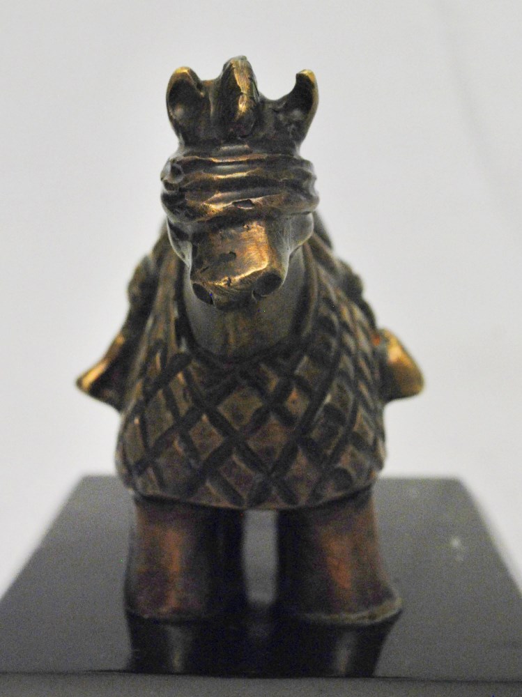 Lot #1829: FERNANDO BOTERO [impute] - Caballo con Ojos Vendados II (Dorado) (miniatura) - Bronze scuplture with natural patina