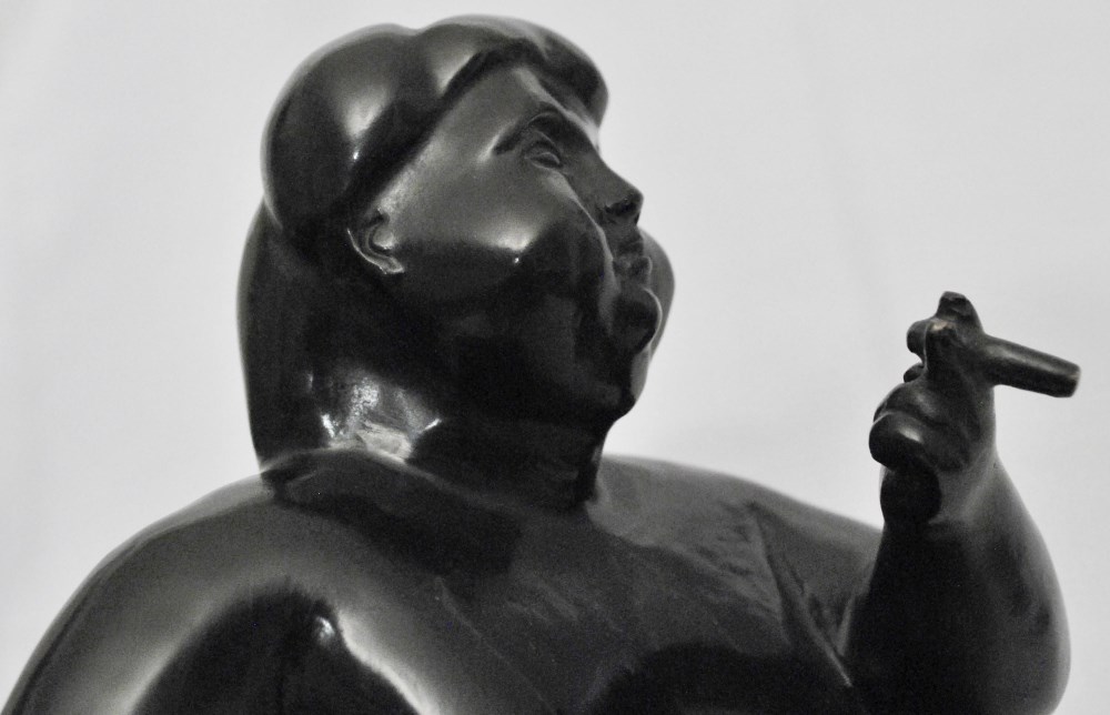 Lot #1184: FERNANDO BOTERO [impute] - Mujer desnuda, fumando puro - Bronze sculpture with dark brown patina