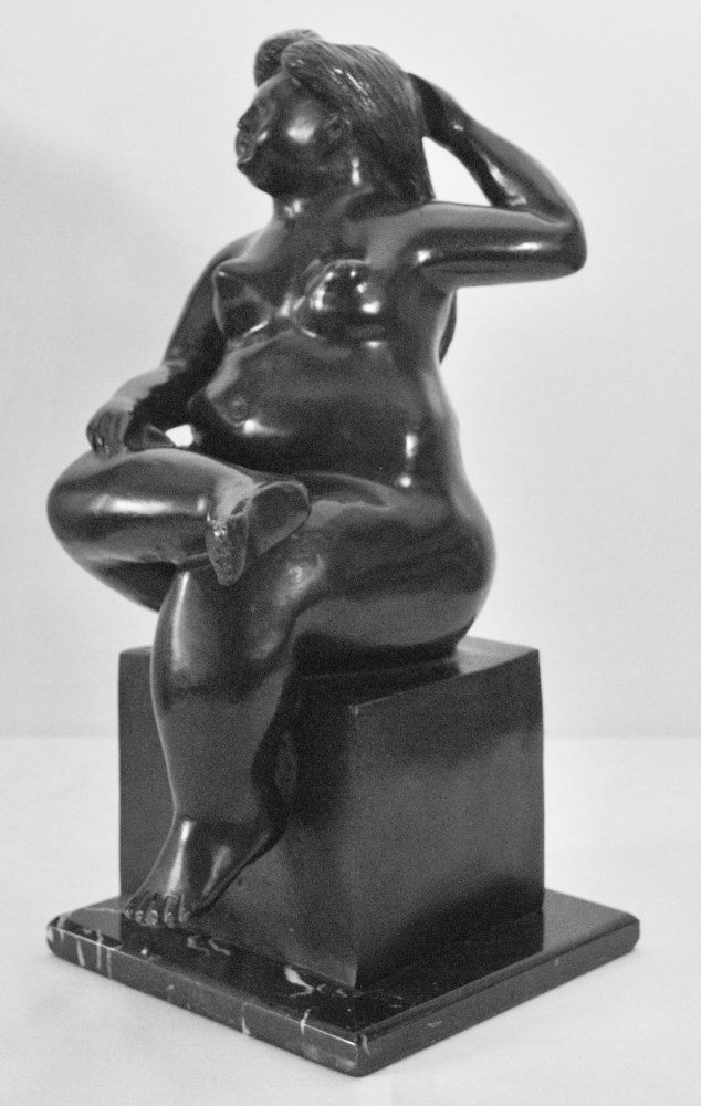 Lot #1182: FERNANDO BOTERO [impute] - Mujer desnuda sentada - Bronze sculpture with dark brown patina
