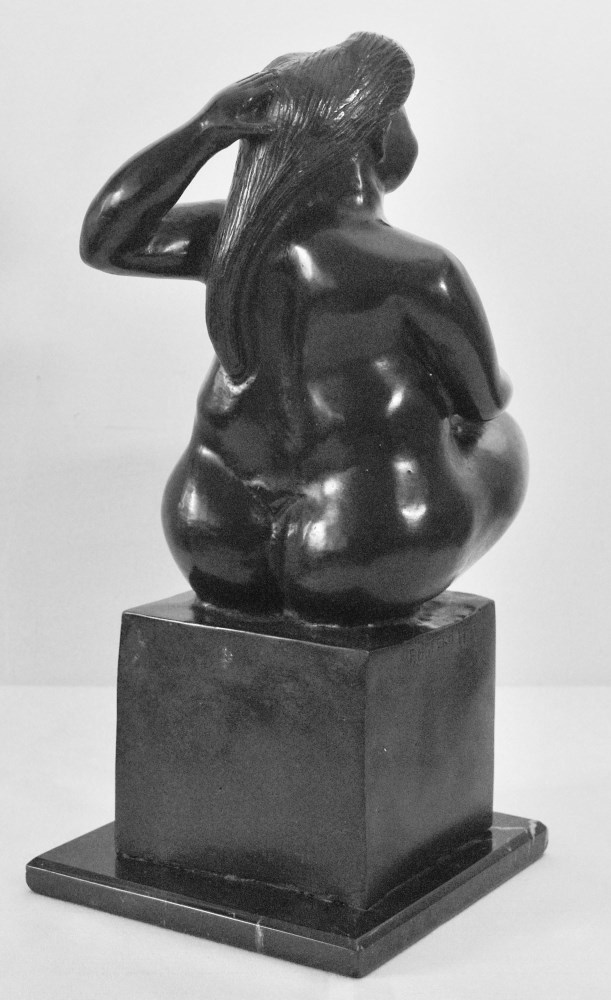 Lot #1182: FERNANDO BOTERO [impute] - Mujer desnuda sentada - Bronze sculpture with dark brown patina