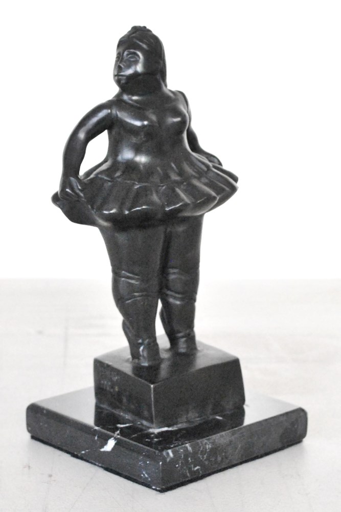 Lot #1556: FERNANDO BOTERO [imputée] - Bailarina con Tu-Tu - Bronze scuplture with dark brown patina
