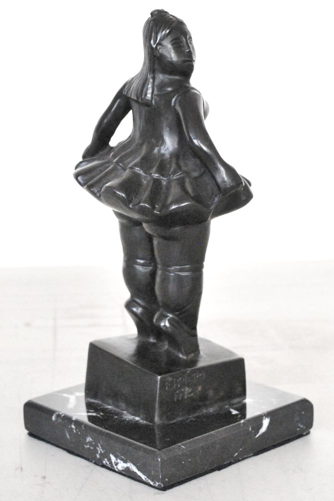 Lot #31: FERNANDO BOTERO [impute] - Bailarina con Tu-Tu - Bronze scuplture with dark brown patina