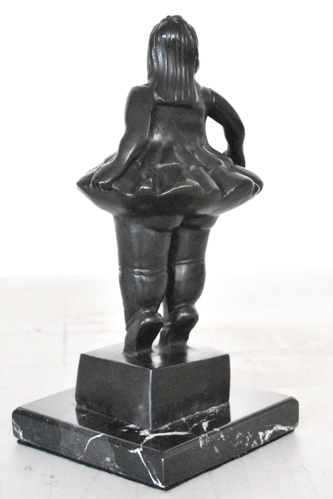 Lot #1556: FERNANDO BOTERO [imputée] - Bailarina con Tu-Tu - Bronze scuplture with dark brown patina