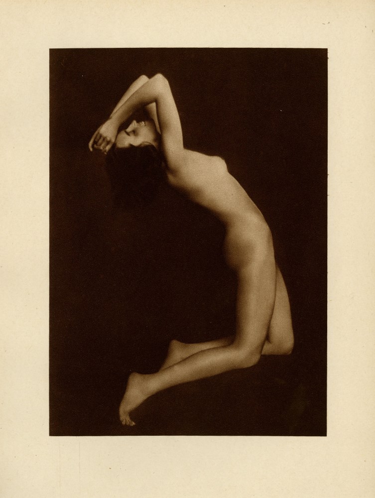 Lot #1698: TRUDE FLEISCHMANN - Amerikaner Akt #3 - Original vintage sepia-toned photogravure