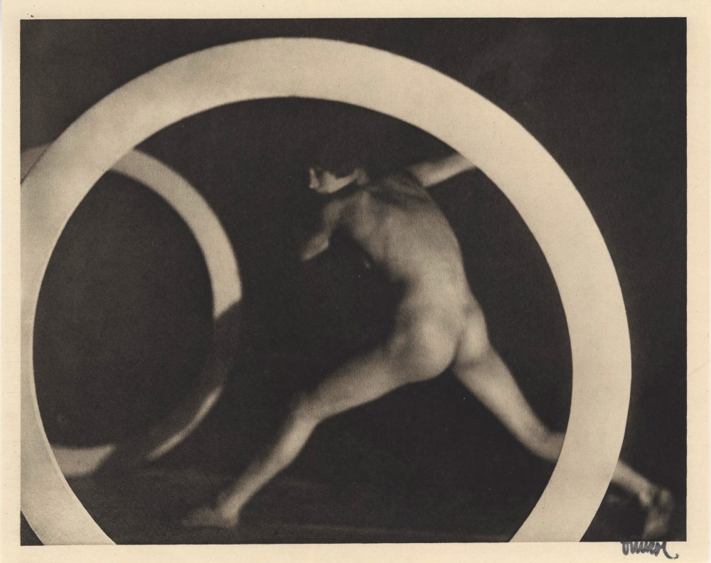 Lot #1208: FRANTISEK DRTIKOL - Nu circulaire - Original vintage photogravure