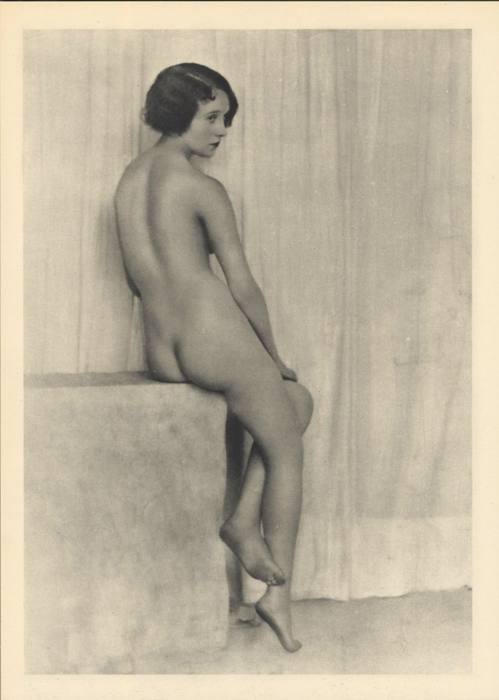 Lot #1820: A. KEITH DANNATT - L'adolescente nue - Original vintage photogravure