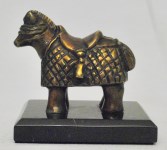 Lot #1588: FERNANDO BOTERO [imputée] - Caballo con Ojos Vendados II (Dorado) (miniatura) - Bronze scuplture with natural patina