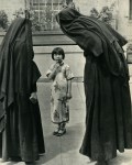 Lot #2036: ALFRED EISENSTAEDT - East Meets West - Original vintage photogravure