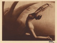 Lot #416: FRANTISEK DRTIKOL - Nu courb - Original vintage sepia-toned photogravure